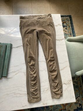 Women’s Ruched Leggings in Taupe